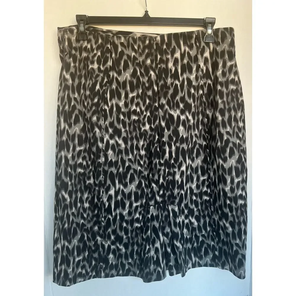 Worthington Leopard Print Black and Gray‎ Stretch Zippered Skirt Size 18